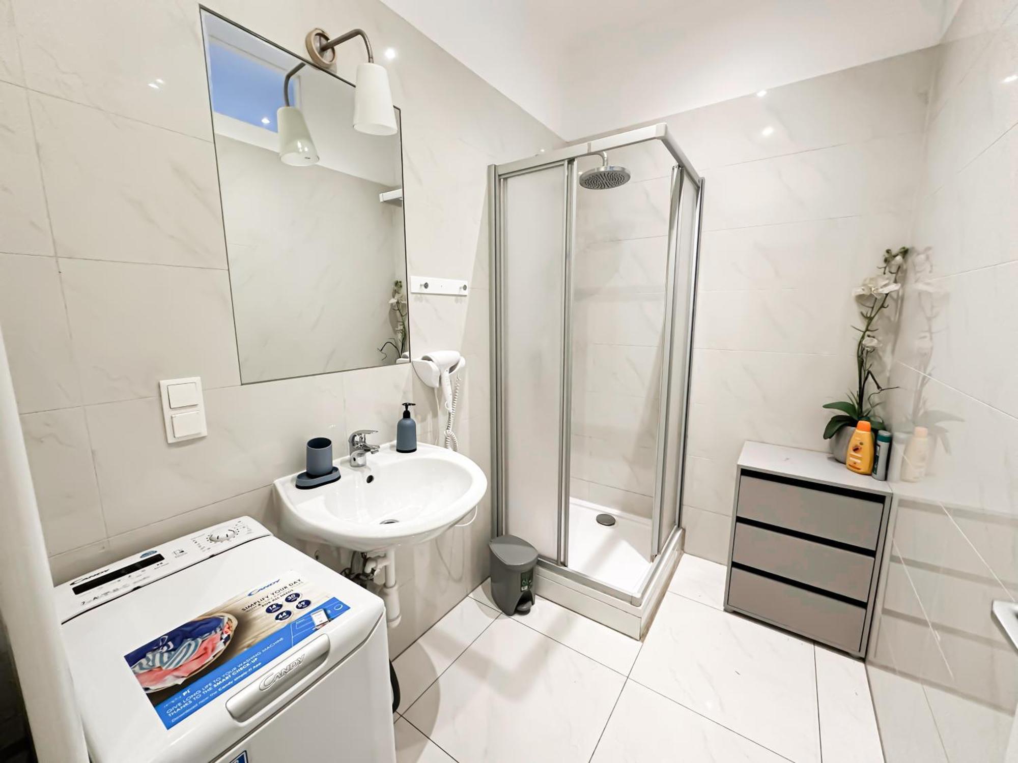 Gazde/Camere de închiriat Cozy In Brigittenau Area Mm29 *
